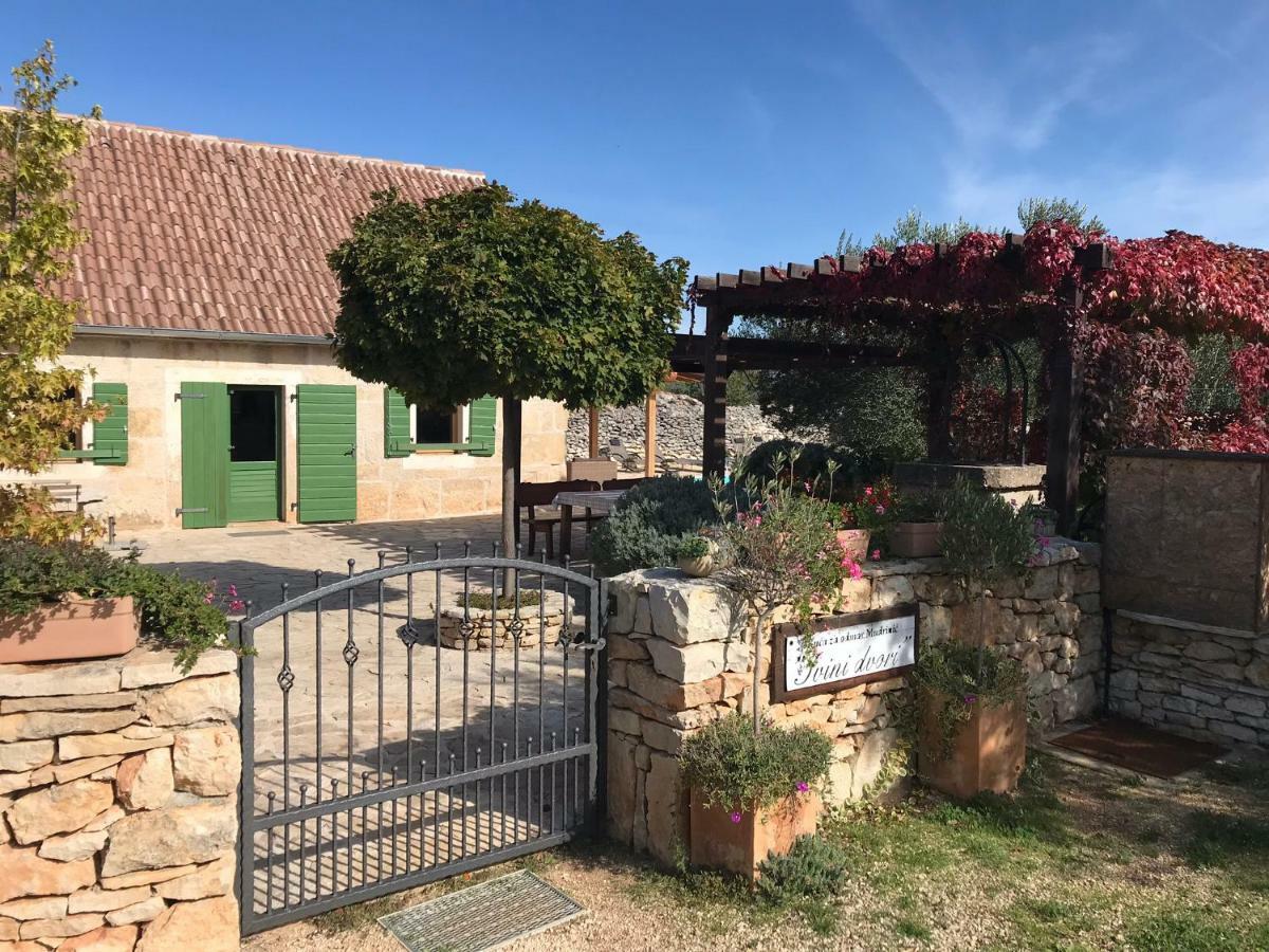 Villa Rural House Mudrinic "Ivini Dvori" Bogatić Exterior foto